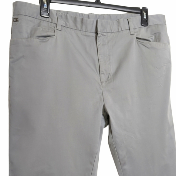 Calvin Klein Men's Body Fit Stretch Gray Pants Size 40x32 - Picture 4 of 12